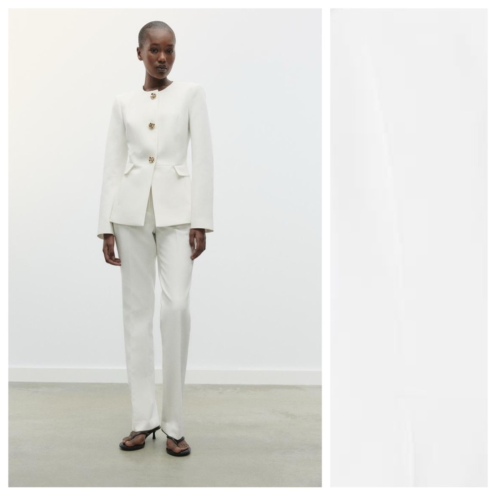 NWT. Zara Oyster White Fitted Crew Neck Blazer. Size L.